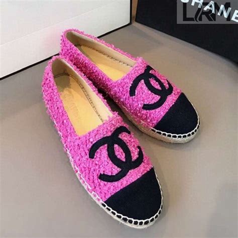 CHANEL G29762 Flat Shoes Mule Patent Pink Slip.